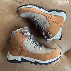 Timberland alpine gorpcore cabin hiking faux-shearling lined boots women 6